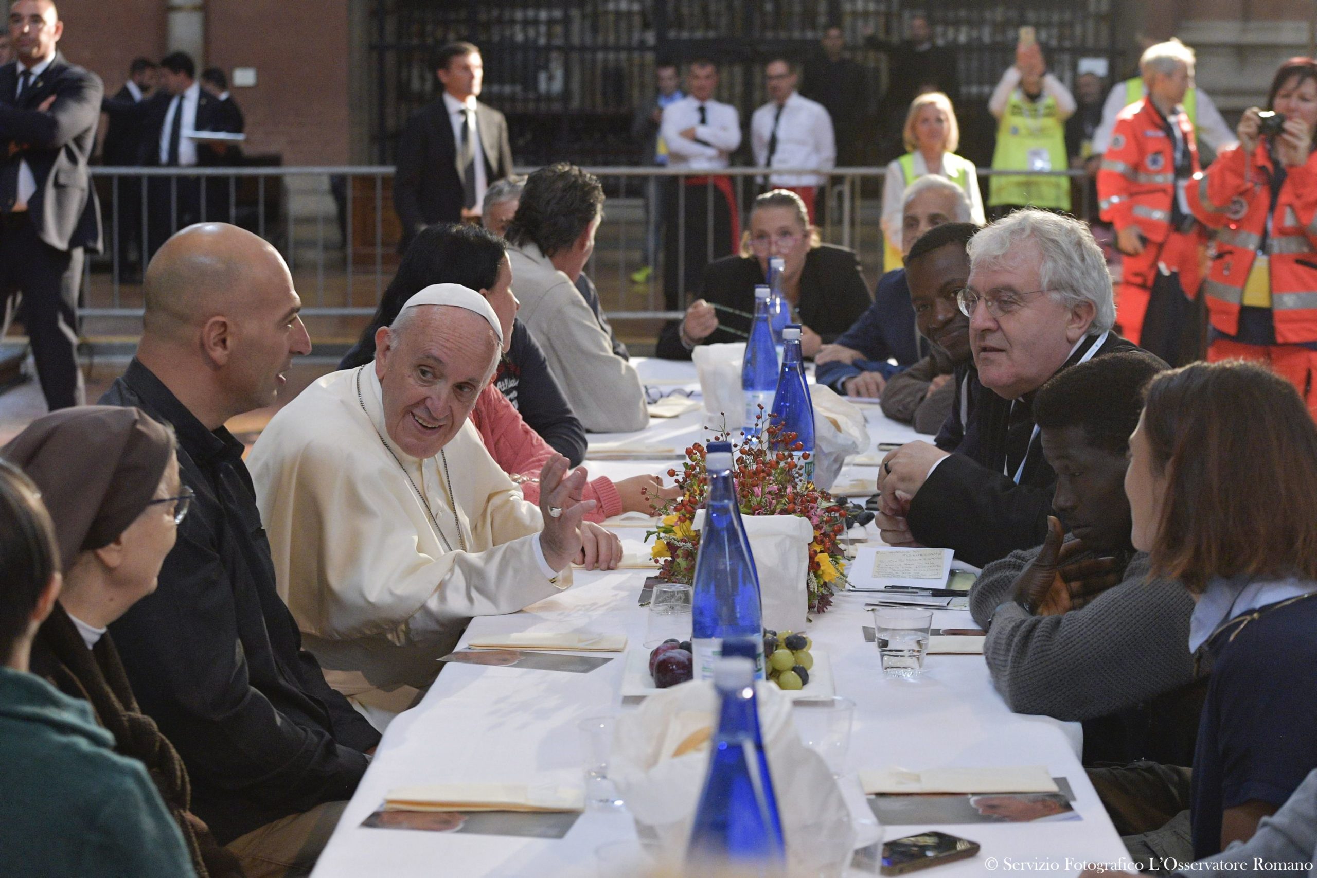 Papa Francesco Con I Poveri Ad Assisi La Porzione