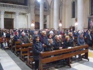 I fedeli presenti nella Cattedrale di San Cetteo